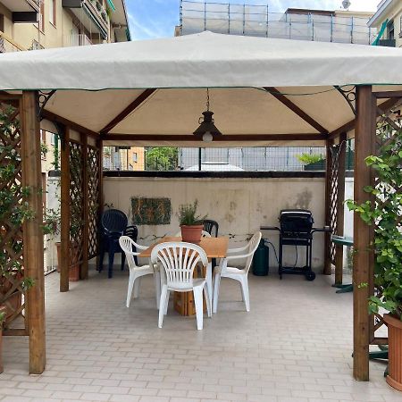 ראפאלו Sunny Apartment With Big Terrace מראה חיצוני תמונה